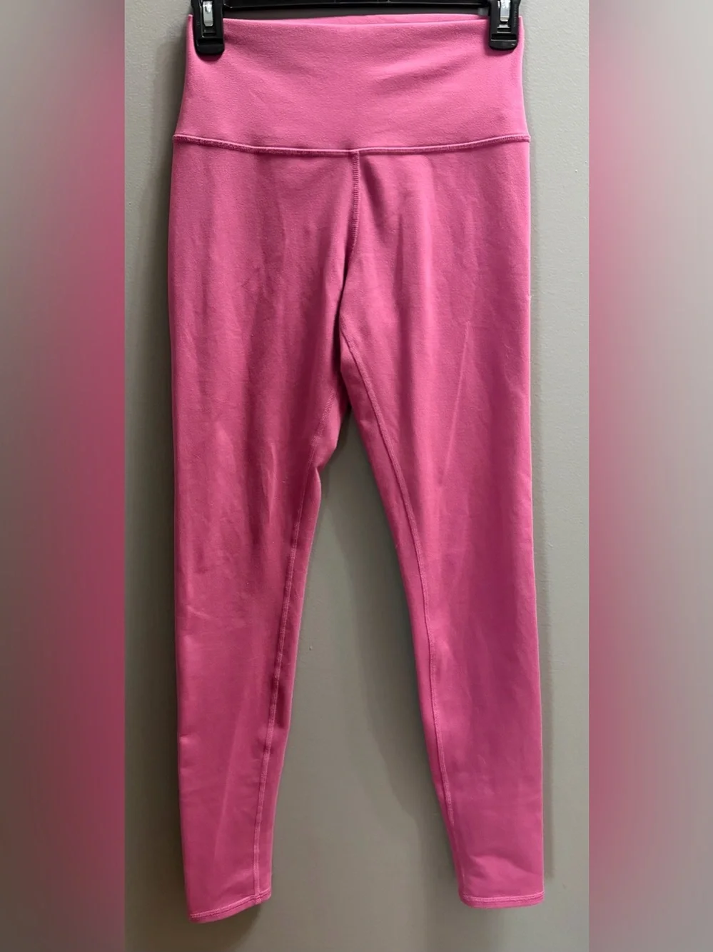 ALO Yoga women’s Hot Pink Leggings